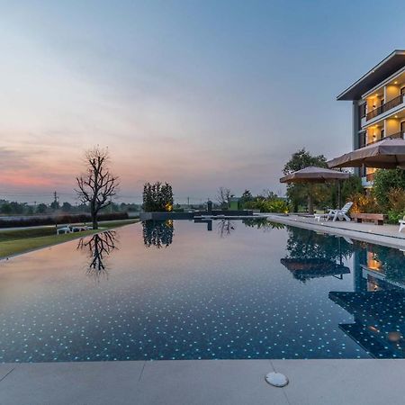 Green Ville Laguna Hotel Sung Noen Exterior foto